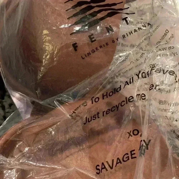 Savage X Fenty Core Microfiber T-Shirt Bra - Picture 5 of 6